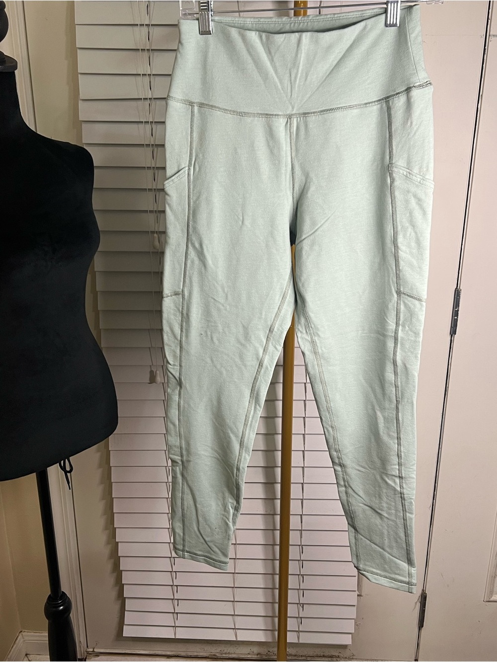 American Eagle Outfitters Light Sage High-Rise Pocket Leggings